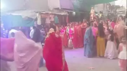 बाजना: सरवन में धूमधाम से मनाया गया गणगौर उत्सव, माहेश्वरी और राठौड़ तेली समाज ने निकाली शोभायात्रा