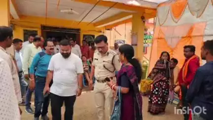 ଉମରକୋଟ: ଉମରକୋଟ ପୌରପରିଷଦ ସଭା ଗୃହରେ  ଜିଲାପାଳ ଏବଂ ଆରକ୍ଷୀ ଅଧିକ୍ଷକଙ୍କ ଯୁଗ୍ମ ଅଧ୍ୟକ୍ଷତାରେ ଏକ ଜନଶୁଣାଣି ଶିବିର ଅନୁଷ୍ଠିତ।