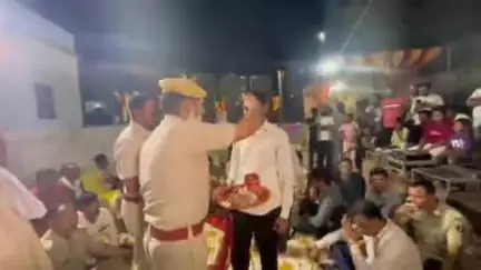 लालसोट पुलिस ने सफाईकर्मी की बेटियो की शादी में भरा मायरा विगत 22 वर्षों से सुनीता देवी थाने में कर रही थी सफाई कार्य था