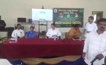 రాజంపేట: రాజాంపేట లపొ భూ భారతి కార్యక్రమం పై రైతులకు అవగాహన కల్పించిన జిల్లా కలెక్టర్ అశిష్ సంగ్వాన్