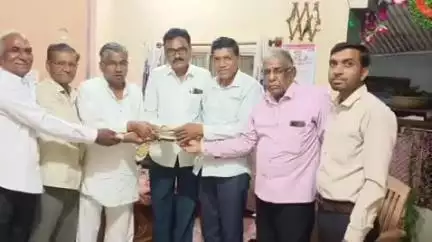 कसरावद: निमाड़ के कुनबी पटेल समाज ने अभियान चलाकर ₹7 लाख 16 हज़ार इकट्ठा किए, कोडावद के आठ परिवारों को दी आर्थिक मदद