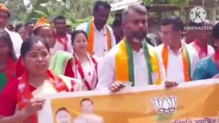 মৰিয়নি: কাটনী গাঁৱত পঞ্চায়ত নিৰ্বাচনৰ প্ৰাক্ মুহূৰ্তত বিধায়ক ৰূপজ্যোতি কুর্মীৰ নিৰ্বাচনী প্ৰচাৰ