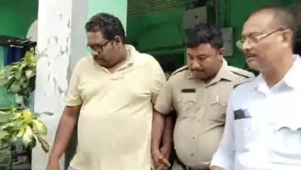 ডোমজুড়: কোম্পানি থেকে ৫৩ লক্ষ টাকা আত্মসাৎ করার অভিযোগে  ডোমজুড় এলাকা থেকে কোম্পানির সিনিয়র ম্যানেজারকে গ্রেফতার করল ডোমজুড় থ