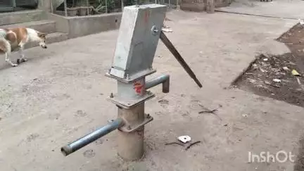 पाकुड़: नगर परिषद क्षेत्र के वॉर्ड नंबर-3 छोटी अलीगंज मोहल्ले में वर्षों से बनी है पानी की समस्या, लोग परेशान #jansamasya