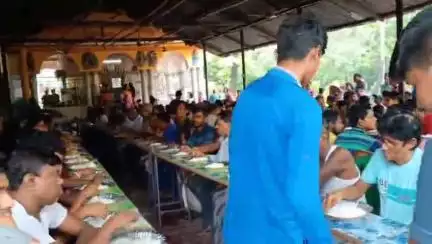 ডোমজুড়: হাওড়া ডোমজুড়ে বেগড়ী হরিভক্তি বিধায়নী সভার পক্ষ থেকে হরিসভা উপলক্ষে অনুষ্ঠিত হলো অন্নকূট উৎসব
