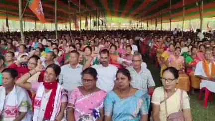 দুধনৈ: ৰংজুলিৰ সাৰাপাৰাত বিজেপি মিত্ৰজোঁটৰ প্ৰাৰ্থীসকলৰ হৈ  নিৰ্বাচনী প্ৰচাৰ চলায় মুখ্যমন্ত্ৰী ড৹ হিমন্ত বিশ্ব শৰ্মাই