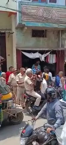 हसपुरा में मोबाइल चोरी करते पकड़े गए