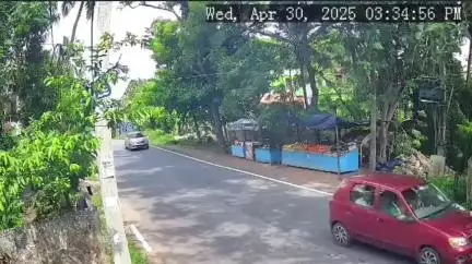 கிள்ளியூர்: கருக்குபனையில் கட்டுப்பாட்டை இழந்த கார் பைக் மீது மோதி கணவன் மனைவி படுகாயம்