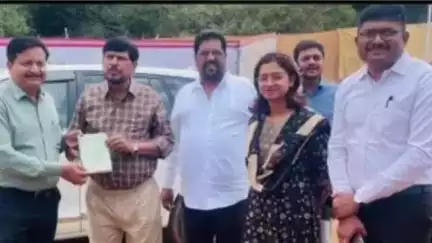 महाबळेश्वर: महाबळेश्वर येथे महाराष्ट्र महापर्यटन उत्सवाच्या पार्श्वभूमीवर केंद्रीय सामाजिक न्याय राज्यमंत्री रामदास आठवले यांची भेट