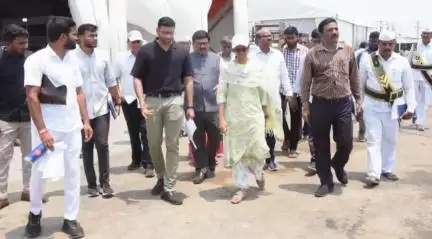 తాడికొండ: అమరావతి రాజధానికి ప్రధాని నరేంద్ర మోడీ రానున్న నేపథ్యంలో ఏర్పాట్లను పరిశీలించిన జిల్లా కలెక్టర్ ఎస్. నాగలక్ష్మి