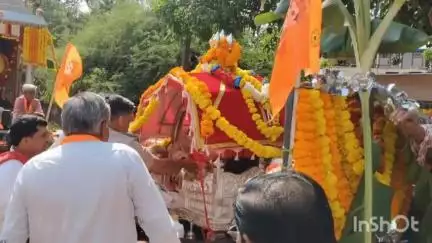 ಅಣ್ಣಿಗೇರಿ: ನಗರದ ಜಿಲ್ಲಾ ಪೊಲೀಸ್ ಕಚೇರಿಯಲ್ಲಿ ಜಗಜ್ಯೋತಿ ಬಸವೇಶ್ವರ ಜಯಂತಿ ಆಚರಣೆ