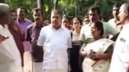മാവേലിക്കര: കർഷകരുടെ ദുരിതങ്ങൾ നേരിട്ട് മനസിലാക്കാൻ മന്ത്രി സജി ചെറിയാൻ ചെന്നിത്തല പാടശേഖരം സന്ദർശിച്ചു