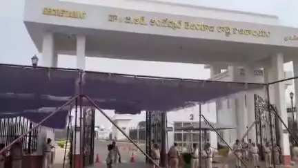అమీర్‌పేట: సచివాలయ ముట్టడికి పిలుపునిచ్చిన వామపక్ష పార్టీ విద్యార్థి సంఘాలు, భారీ బందోబస్తు నిర్వహించిన పోలీసులు