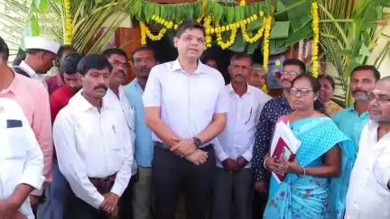 రామారెడ్డి: రామారెడ్డి మండల కేంద్రంలో సన్న బియ్యం పంపిణీ చేసిన జిల్లా కలెక్టర్ అశిష్ సంగ్వాన్