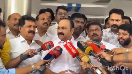 പറവൂർ: മുനമ്പം വിഷയം പരിഹരിക്കാതെ ലാഭമുണ്ടാക്കാനാണ് സി.പി.എം കാത്തിരിക്കുന്നതെന്ന് പ്രതിപക്ഷ നേതാവ് കൂനമ്മാവിൽ പറഞ്ഞു