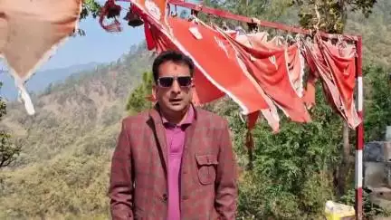 थल: फिल्म अभिनेता हेमंत पांडे ने थल क्षेत्र का किया भ्रमण, लोगों से की जंगलों में आग ना लगाने की अपील