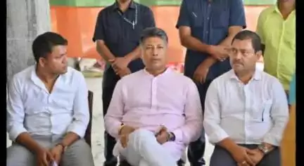 সৰ্থেবাৰী: নসত্ৰত ভাৰতীয় জনতা পাৰ্টিৰ নসত্ৰ মণ্ডল আৰু সৰুক্ষেত্ৰী মণ্ডলৰ কাৰ্যকৰ্তাৰ সৈতে মত-বিনিময় কৰে মন্ত্ৰী পীযুষ হাজৰীকাই