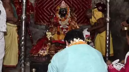 बीजेपी प्रदेश अध्यक्ष और जगदलपुर विधायक किरण देव बेड़ागांव पहुंचे, माता हिंगलाजिन के दर्शन कर की पूजा-अर्चना
