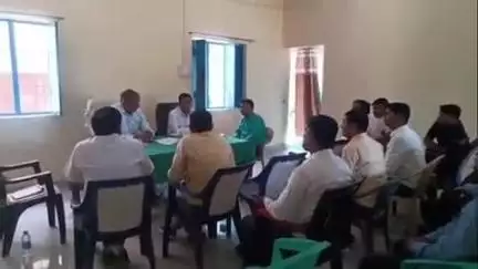 तेतरिया: पकड़ी दयाल के एसडीओ अविनाश कुमार ने तेतरिया प्रखंड सह अंचल कार्यालय का किया औचक निरीक्षण, दिए आवश्यक दिशा-निर्देश