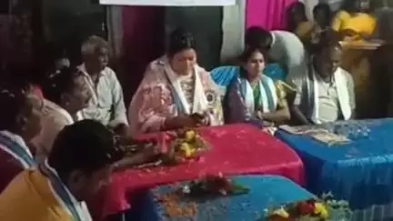 কালিয়াচক ১: আকন্দবেড়িয়া এলাকায় বাসন্তী পূজার উদ্বোধনে উপস্থিত বিধায়ক