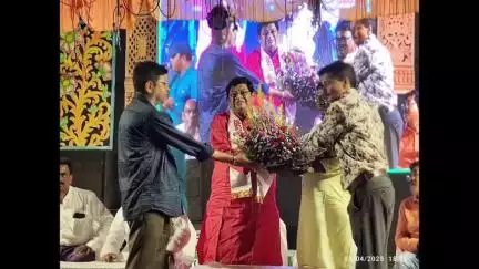 শহিদ মাতঙ্গিনী: শহীদ মাতঙ্গিনী ব্লকে ডিমারি উৎসবে উপস্থিত হয়েছিল তমলুকের বিধায়ক সৌমেন কুমার মহাপাত্র সহ অন্যান্যরা।