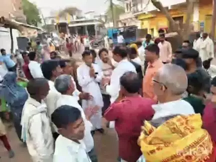 रामजी के मित्र निषादराज गुहराज जी की जयंती पर जेरोन में आयोजित शोभायात्रा में पूर्व विधायक डॉ शिशुपाल यादव हुए शामिल