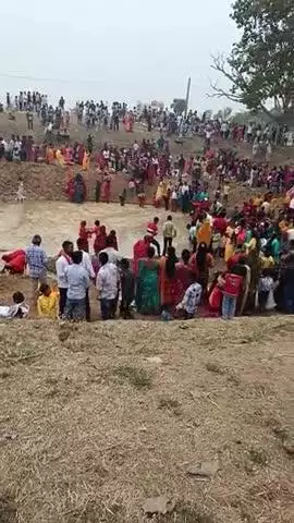 बड़गांव में सुबह के अर्थ देते हुए सनातनी