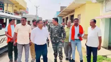 गिद्धौर: गिद्धौर जुलूस मार्ग का सीओ और थाना प्रभारी ने किया निरीक्षण