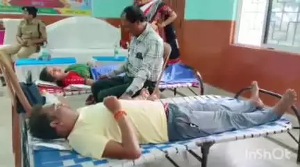 ইন্দপুর: ইন্দপুরের একটি বেসরকারি লজে ইদপুর থানার উদ্যোগে জেলা পুলিশের উৎসর্গ প্রকল্পে রক্তদান শিবির হল, ১১১ জন রক্ত দিলেন