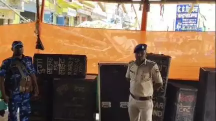 रामगढ़वा: रामगढ़वा थाना पुलिस ने रामनवमीं पर्व को शांतिपूर्ण संपन्न कराने के लिए अलग-अलग जगहों से 10 साउंड बॉक्स/डीजे किया ज़ब्त