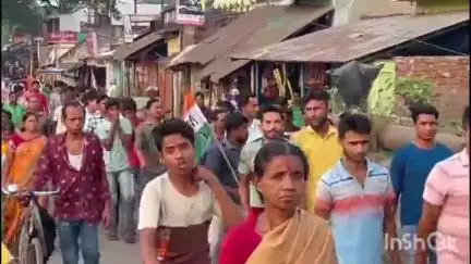 মেজিয়া: মেজিয়া ব্লক তৃণমূলের তরফে প্রতিবাদ মিছিল ও পথসভা করা হল মেজিয়ায় বাজারে, উপস্থিত মেজিয়া ব্লক তৃণমূলের সভাপতি