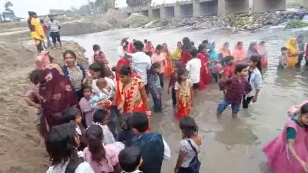 चैती छठ पूजा: अस्ताचलगामी सूर्यदेव को पहला अर्घ्य आज-
#MadhepuraNews #NewsUpdate #bihar