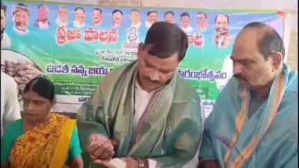 బొమ్మలరామారం: ఉన్నవాడు తినే సన్నబియ్యాన్ని పేదవాడు సైతం తినాలనే ఉద్దేశంతో సన్న బియ్యం పంపిణీ కార్యక్రమం చేపట్టడం జరిగింది: బీర్ల ఐలయ్య