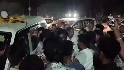 छिंदवाड़ा सांसद विवेक बंटी साहू हिंगलाज मंदिर अंबाडा पहुंचे जहां उन्होंने मां हिंगलाज का पूजन अर्चन कर आशीर्वाद लिया