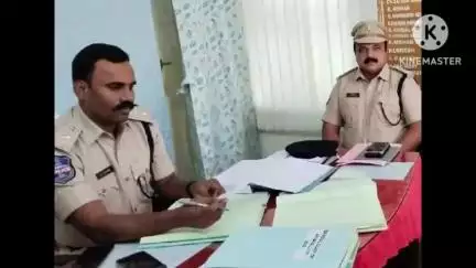 జాజిరెడ్డి గూడెం: అర్వపల్లి పోలీస్ స్టేషన్‌ను తనిఖీ చేసిన జిల్లా ఎస్పీ నరసింహ, పెండింగ్‌ కేసుల పరిశీలన