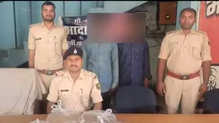 आदापुर: आदापुर थाना क्षेत्र में जिले की पुलिस ने 25 लीटर देशी शराब के साथ 2 व्यक्तियों को किया गिरफ्तार