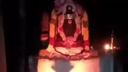 பொன்னமராவதி: குடுமியான்மலை சிவன் ஆலயத்தில் சிவன் மற்றும் நந்தி மீது முழுமையாக சூரிய ஒளி பட்டதால் பக்தர்கள் பரவசம்