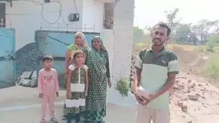 भरत प्रजापति ग्राम खजुरिया तहसील खुरई