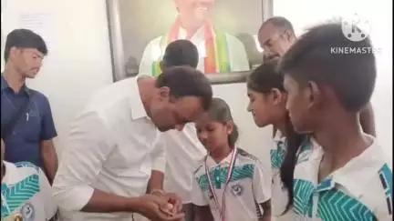 మునుగోడు: విద్యార్థులు చదువుతోపాటు క్రీడారంగంలో రాణించాలి: మునుగోడు ఎమ్మెల్యే కోమటిరెడ్డి రాజగోపాల్ రెడ్డి