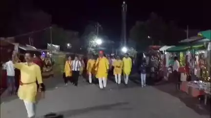 बाजना: महलवाडा से निकली चुनरी यात्रा शनिवार सुबह 6:00 बजे गढ़खंखाई माता पहुंची, भक्तों ने माता को चुनरी ओढ़ाई