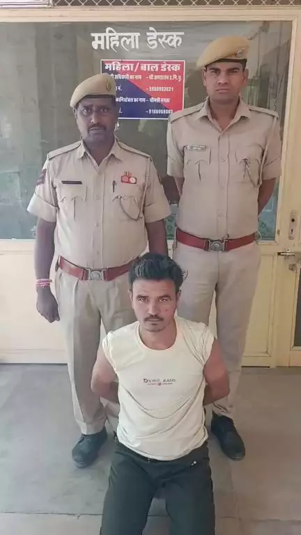 #Balotra: थाना समदड़ी द्वारा ‘‘ऑपरेशन मदमर्दन‘‘ के तहत मादक पदार्थ तस्करी के विरूद्ध प्रभावी कार्यवाही।

गांजा व अफीम...