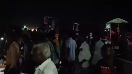 லால்குடி: புள்ளம்பாடி அருகே டிராக்டர் மீது லாரி மோதி விபத்து -ஒரே கிராமத்தைச் சேர்ந்த 3 பெண்கள் சம்பவ இடத்தில் பலி