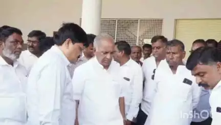 ಸಿರವಾರ: ಪಟ್ಟಣದಲ್ಲಿ ನೂತನವಾಗಿ ನಿರ್ಮಾಣಗೊಂಡ ತಾಲೂಕು ಕೇಂದ್ರ ಬಸ್ ನಿಲ್ದಾಣವನ್ನು ವೀಕ್ಷಣೆ ಮಾಡಿದ ಸಚಿವ ಎನ್ಎಸ್ ಬೋಸರಾಜು
