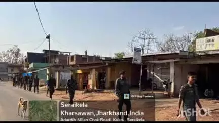 कुकड़ू: तिरुलडीह पुलिस ने रामनवमी को लेकर निकाली फ्लैग मार्च