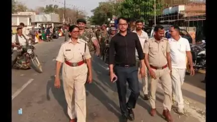 मयूरहंड: रामनवमी को लेकर मयूरहंड में पुलिस प्रशासन ने फ्लैग मार्च निकाला