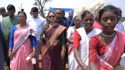 बेरो: बेड़ो प्रखंड मुख्यालय में सरना आदिवासी विकास समिति का चौथा स्थापना दिवस मनाया गया