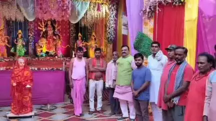 परसौनी: मदनपुर में चैती दुर्गा पूजा का आयोजन, बड़ी संख्या में लोग पहुंच रहे हैं पूजा अर्चना के लिए