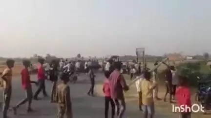मधवापुर: बिहारी गांव में हाई टेंशन तार की चपेट में आने से बच्ची की मौत, मां घायल