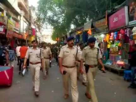 #रामनवमी_पर्व_2025 को शांतिपूर्ण माहौल में सम्पन्न कराने हेतु सक्रिय कटिहार पुलिस...

आज दिनांक 05.04.25 को #कटिहार जिला के शहरी थाना क्षेत्र अंतर्गत विधि-व्यवस्था संधारण हेतु पुलिस अधीक्षक, कटिहार द्वारा फ्लैग मार्च निकाला गया एवं धार्मिक