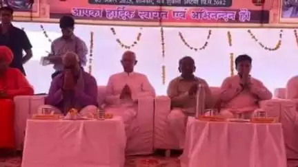 धनाऊ: पूर्व केंद्रीय कृषि एवं किसान कल्याण राज्यमंत्री कैलाश चौधरी ने भूणिया गांव का दौरा किया, आमजन से हुए रूबरू